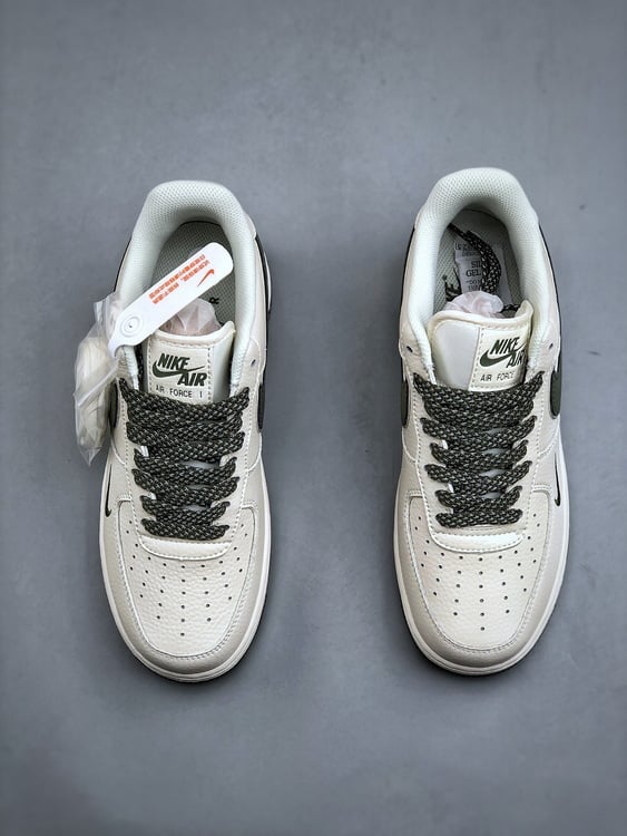 Air Force 1 '07 Low Verde Militar Starlight - Vista 6