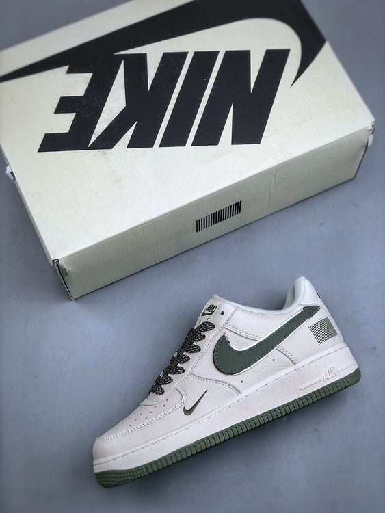 Air Force 1 '07 Low Verde Militar Starlight - Vista 8