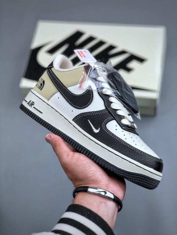 Air Force 1 '07 Low The North Face Couro Lichia Preto - Vista 1