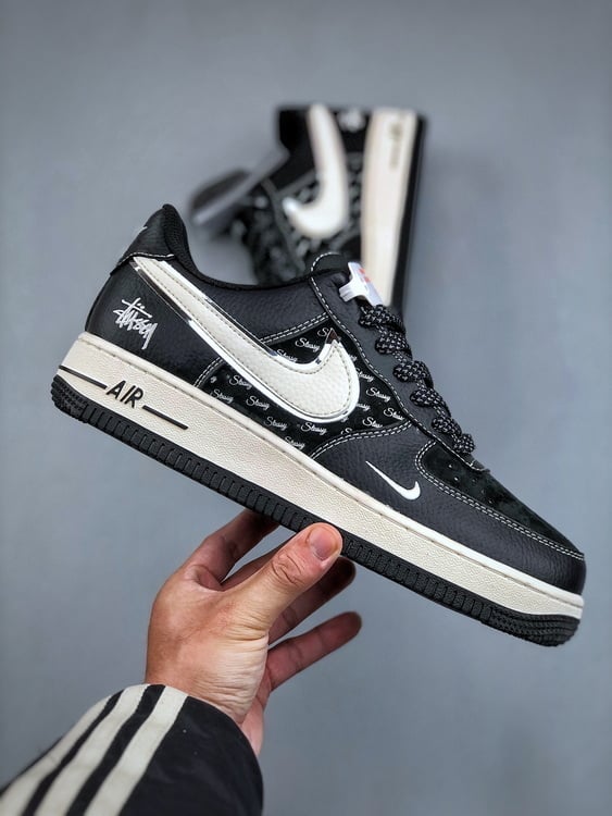 Air Force 1 '07 Low Colaboração Stüssy Branco e Preto - Vista 7
