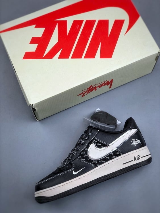 Air Force 1 '07 Low Colaboração Stüssy Branco e Preto - Vista 8