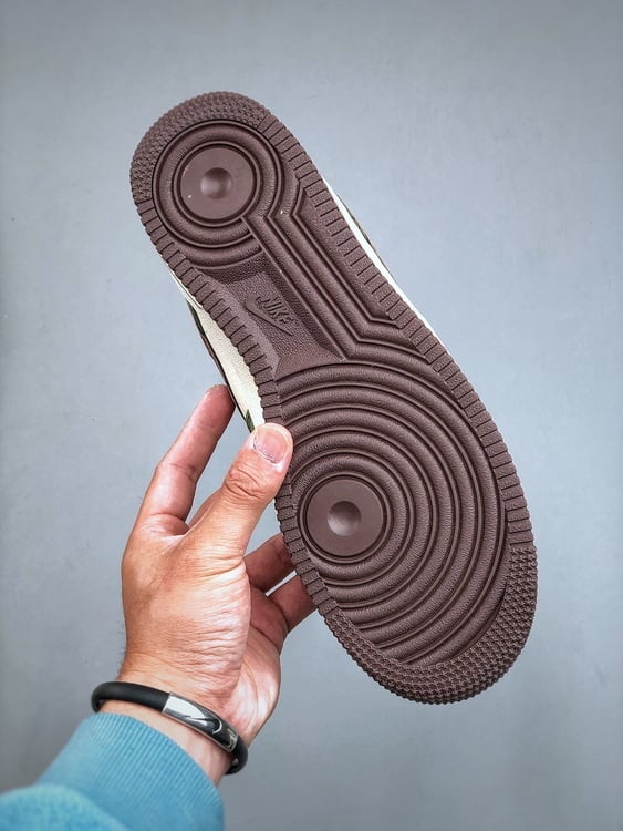 Air Force 1 '07 Low Stüssy Verde e Castanho - Vista 3