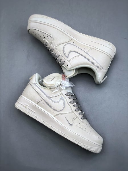 Air Force 1 '07 Low Cinza Prateado Estrelado - Vista 2