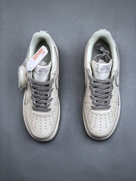 Air Force 1 '07 Low Cinza Prateado Estrelado - Vista 6