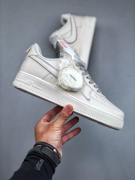 Air Force 1 '07 Low Cinza Prateado Estrelado - Vista 7