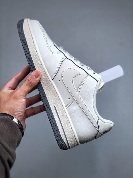 Nike Air Force 1 Low Supreme - Vista 2