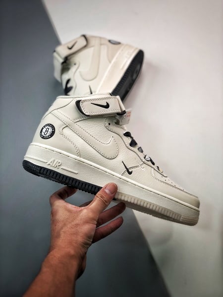 Air Force 107 Mid Branco e Preto - Vista 3