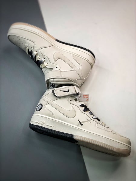 Air Force 107 Mid Branco e Preto - Vista 4