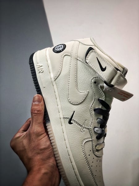 Air Force 107 Mid Branco e Preto - Vista 5
