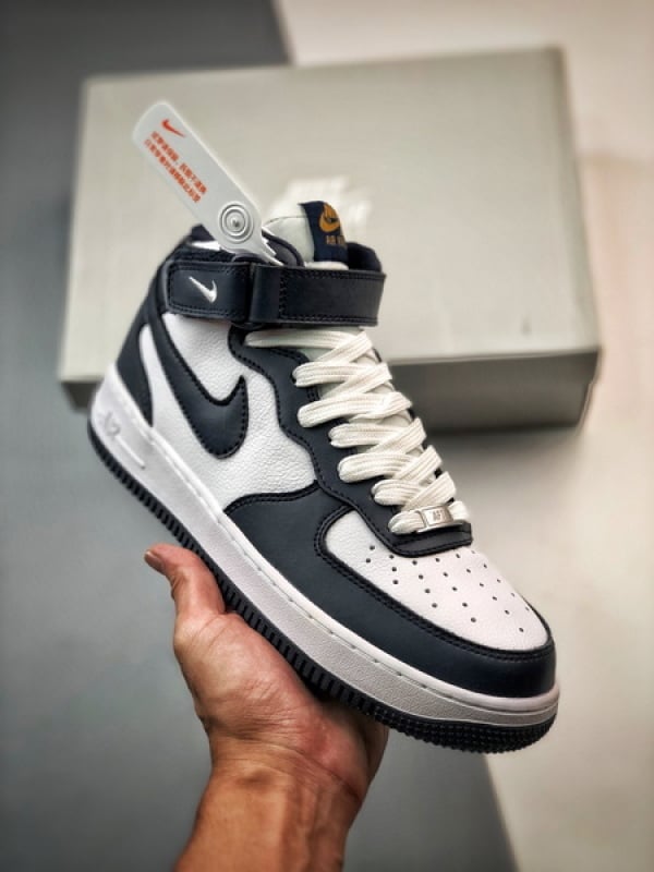 Air Force 107 Mid Azul Escuro e Branco Meio Alto - Vista 1