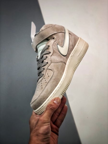 Air Force 107 Mid Cinzento e Branco Reflexo - Vista 2