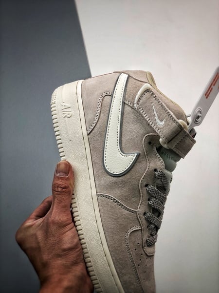 Air Force 107 Mid Cinzento e Branco Reflexo - Vista 5