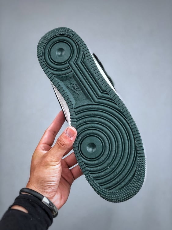 Air Force 107 Mid Preto e Verde Militar - Vista 3