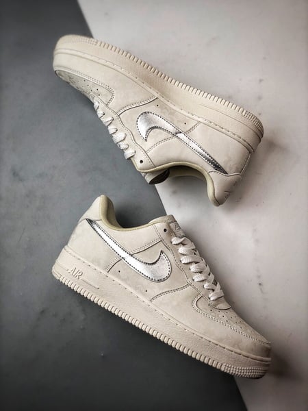 Air Force 1 '07 Low Yun Jinduan Off-White e Prata - Vista 6