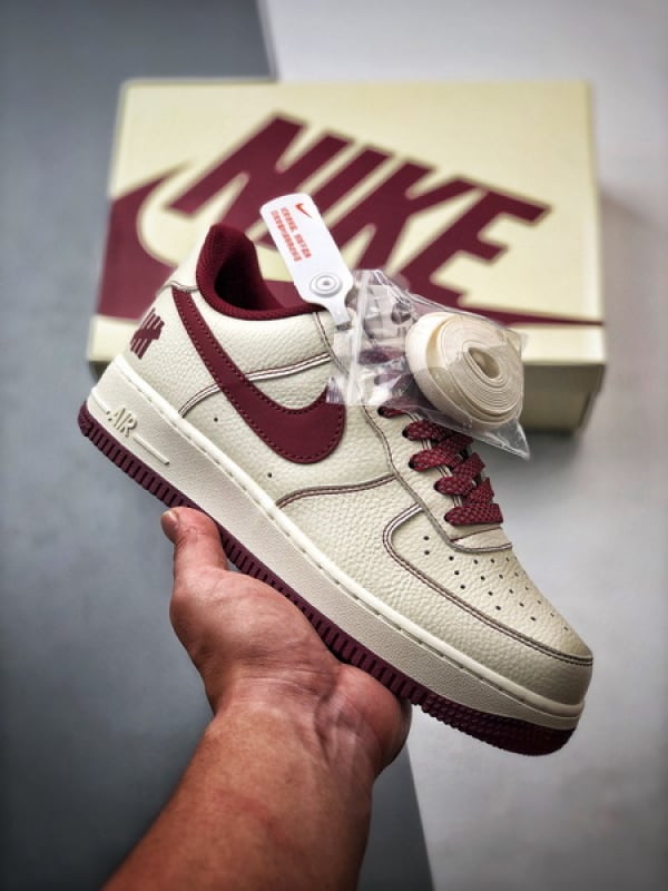 Air Force 1 '07 Low Vermelho Vinho Reflexo - Vista 1