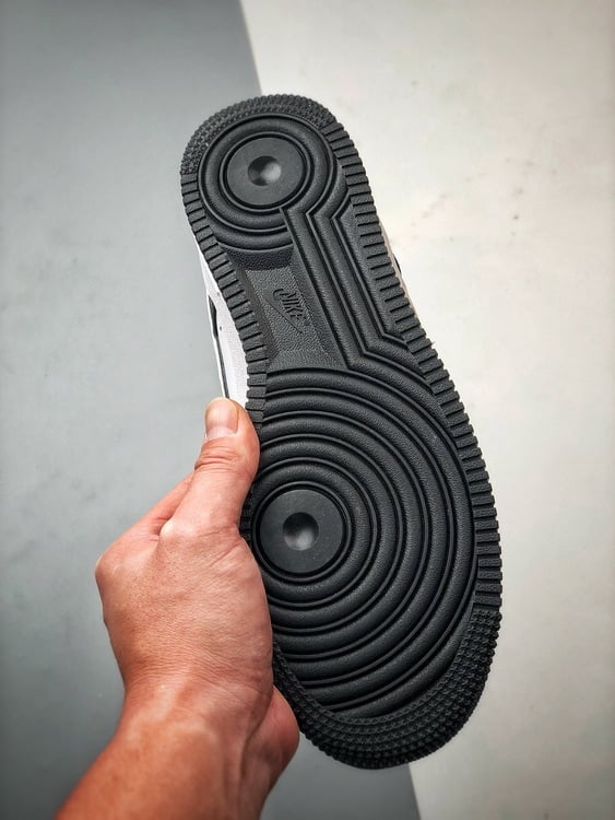 Air Force 1 '07 Low Lanting Preto e Branco - Vista 4