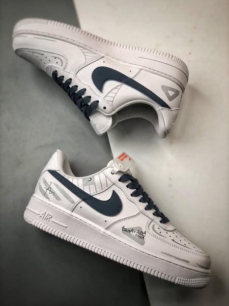 Air Force 1 '07 Low Função Graffiti Branco e Azul - Vista 6