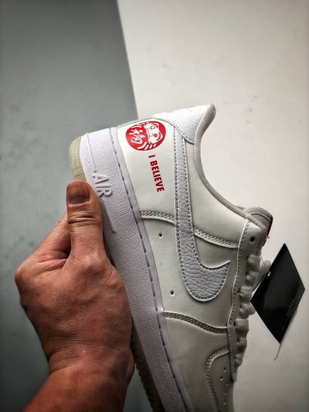 Air Force 1 '07 Low Raspável Branco e Vermelho - Vista 2