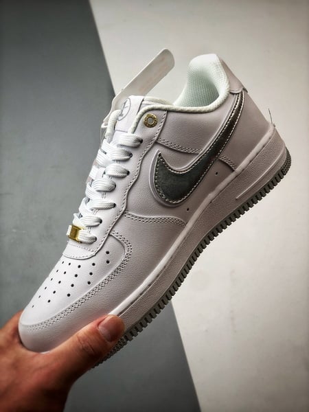 Air Force 1 '07 Low Aniversário Branco Prateado - Vista 5