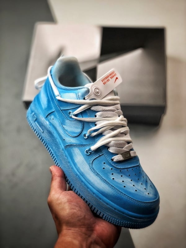 Air Force 1 '07 Low Pintura Azul e Branca com Cadarços - Vista 1