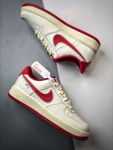 Air Force 1 '07 Low Retro Branco e Vermelho - Vista 6
