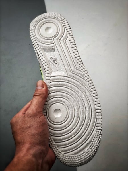 Air Force 1 '07 Low Creme e Verde - Vista 4