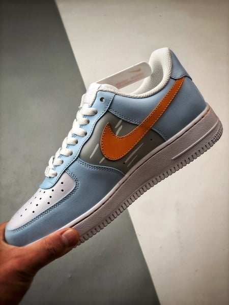 Air Force 1 '07 Low Urso Branco, Azul e Laranja - Vista 5