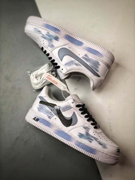 Air Force 1 '07 Low Três Swoosh Quebrados Branco, Preto e Azul - Vista 6