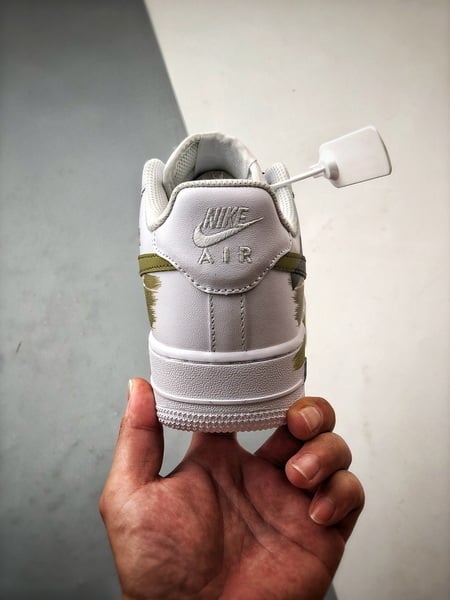 Air Force 1 '07 Low Branco, Preto e Verde Rasgado - Vista 3