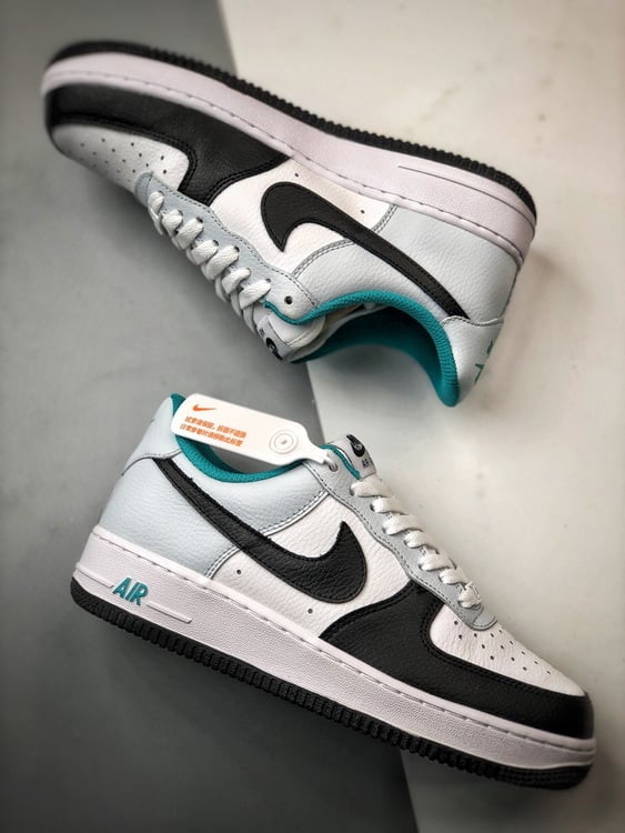 Air Force 1 '07 Low Branco Lua e Preto - Vista 6