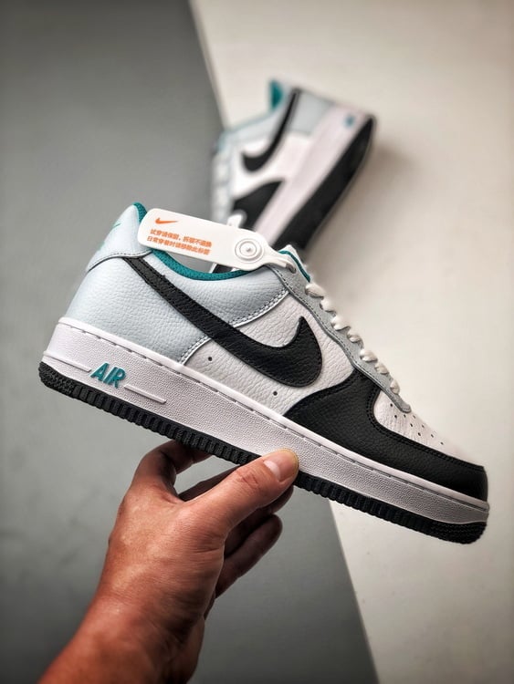 Air Force 1 '07 Low Branco Lua e Preto - Vista 7