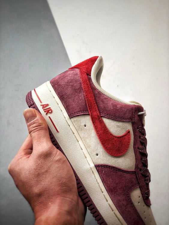 Nike Air Force 1 '07 Low Camurça Framboesa - Vista 2