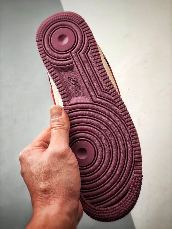 Nike Air Force 1 '07 Low Camurça Framboesa - Vista 4