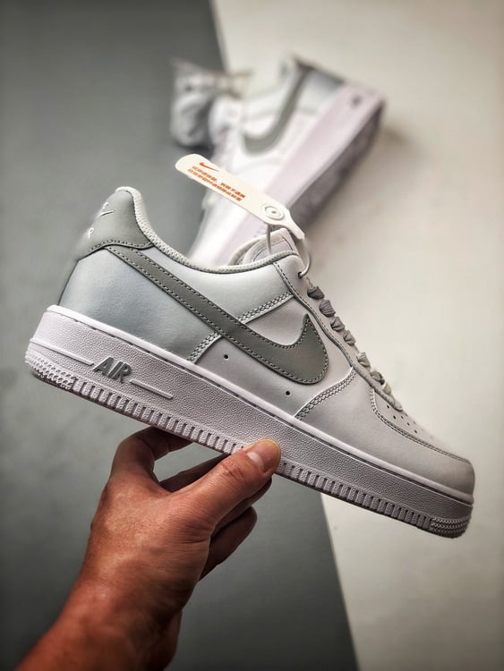 Air Force 1 '07 Low Cinza e Branco Gradiente - Vista 7