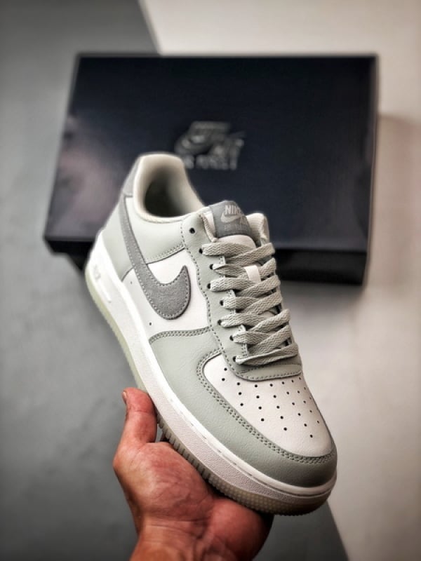 Air Force 1 '07 Low Branco e Cinza - Vista 1