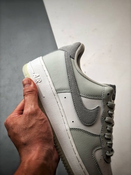 Air Force 1 '07 Low Branco e Cinza - Vista 2