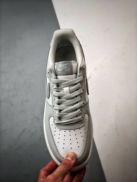 Air Force 1 '07 Low Branco e Cinza - Vista 9