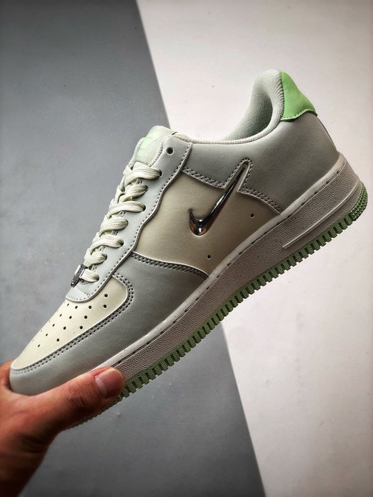 Air Force 1 '07 Low Cinzento Verde Metal Pequeno Gancho - Vista 5