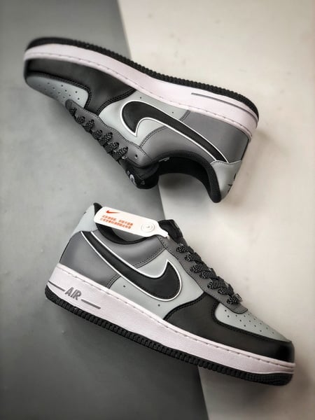 Air Force 1 '07 Low Cinzento e Preto - Vista 6