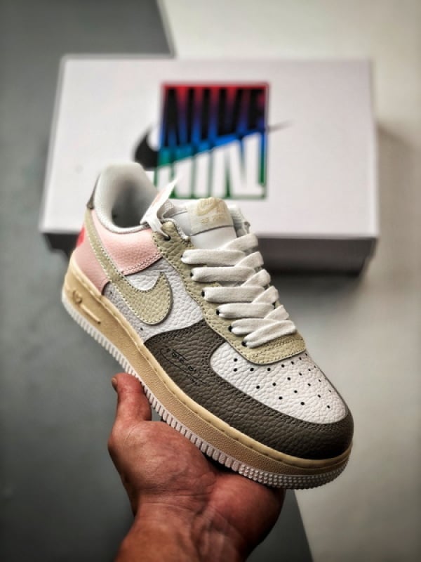 Air Force 1 '07 Low Coração Branco, Castanho e Rosa - Vista 1
