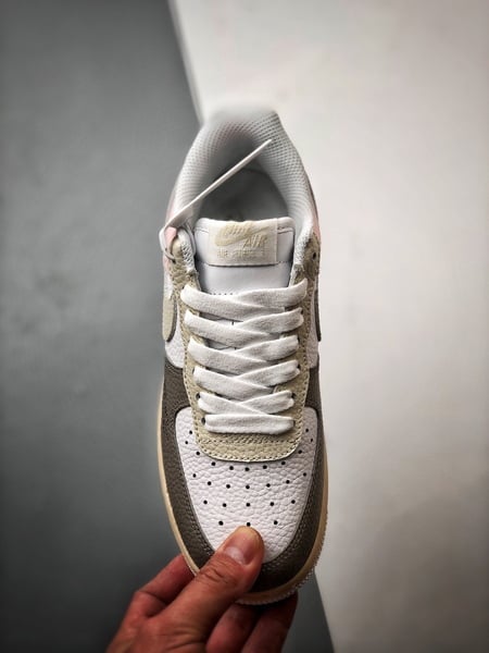 Air Force 1 '07 Low Coração Branco, Castanho e Rosa - Vista 9