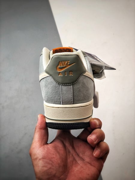 Air Force 1 '07 Low Branco, Marrom e Azul - Vista 3