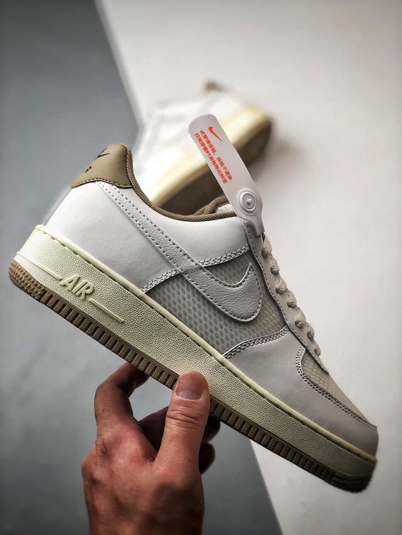 Air Force 1 '07 Low Branco e Marrom - Vista 7