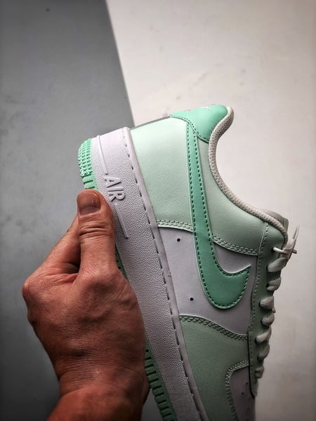 Air Force 1 '07 Low Branco e Verde Claro - Vista 2