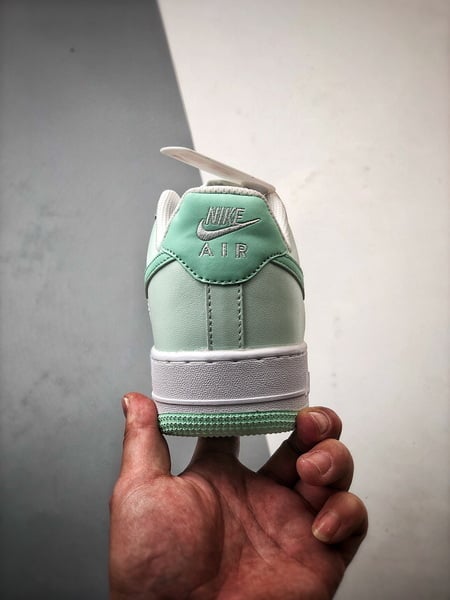 Air Force 1 '07 Low Branco e Verde Claro - Vista 3