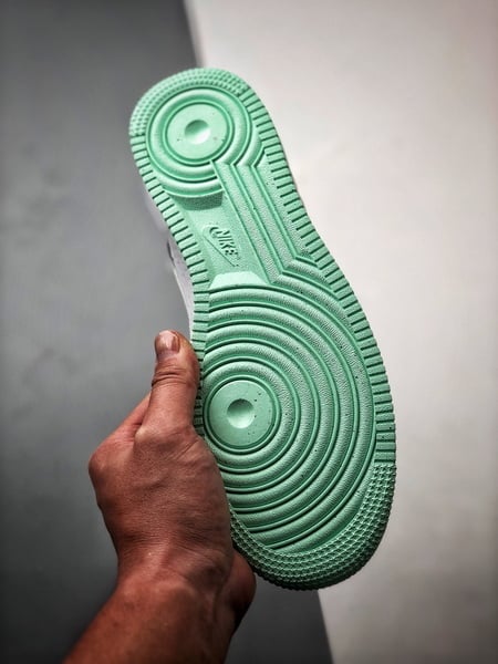 Air Force 1 '07 Low Branco e Verde Claro - Vista 4