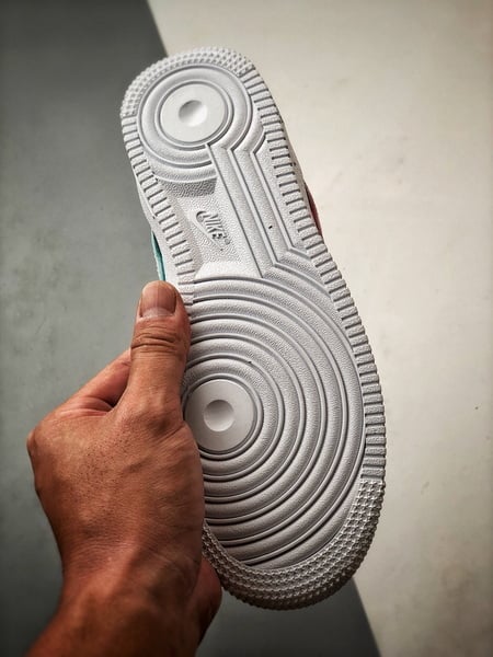 Air Force 1 '07 Low Branco, Cinza, Rosa e Verde - Vista 4