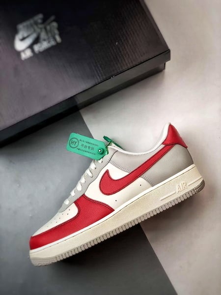 Air Force 1 '07 Low Branco, Cinza e Vermelho - Vista 8