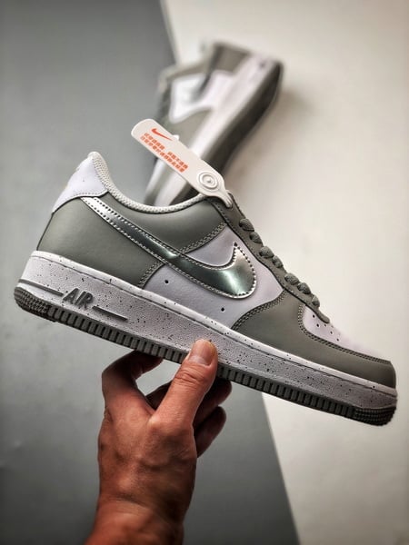 Air Force 1 '07 Low Branco, Cinza e Prata - Vista 7