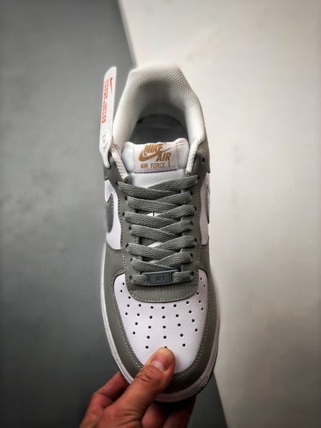 Air Force 1 '07 Low Branco, Cinza e Prata - Vista 9